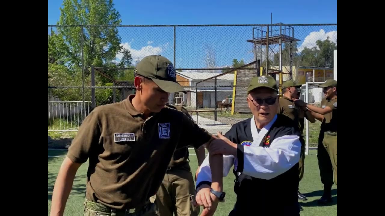 Visita Grandmaster Hwang In Shik - Escuela Formaci&oacute;n de Carabineros de Chile