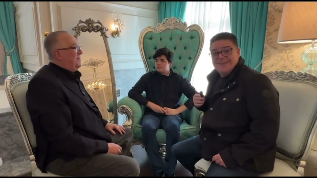 Curso de Hipnose em Gramado: Psicólogo hipnotiza pessoa ao vivo e ensina técnicas