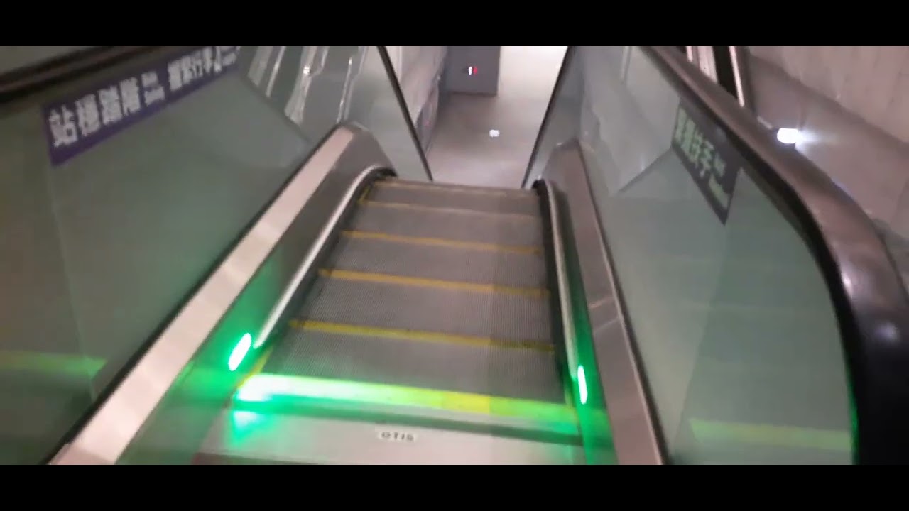 2017 Otis escalators @ Taipei Main Station Taoyuan metro