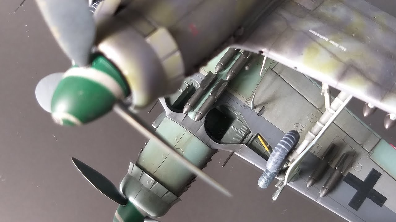 Hobby Boss Fw - 190 D 13-1/48 Time-lapse Full Model Plane Build part 2