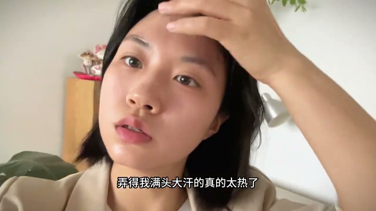 我的花店日常：今天拿了超好看的花花回来，看看有没有你们喜欢的～家里新添了一个新成员，各位姨姨想个名字吧～#我的花店日常 #花艺师日常 #vlog日常