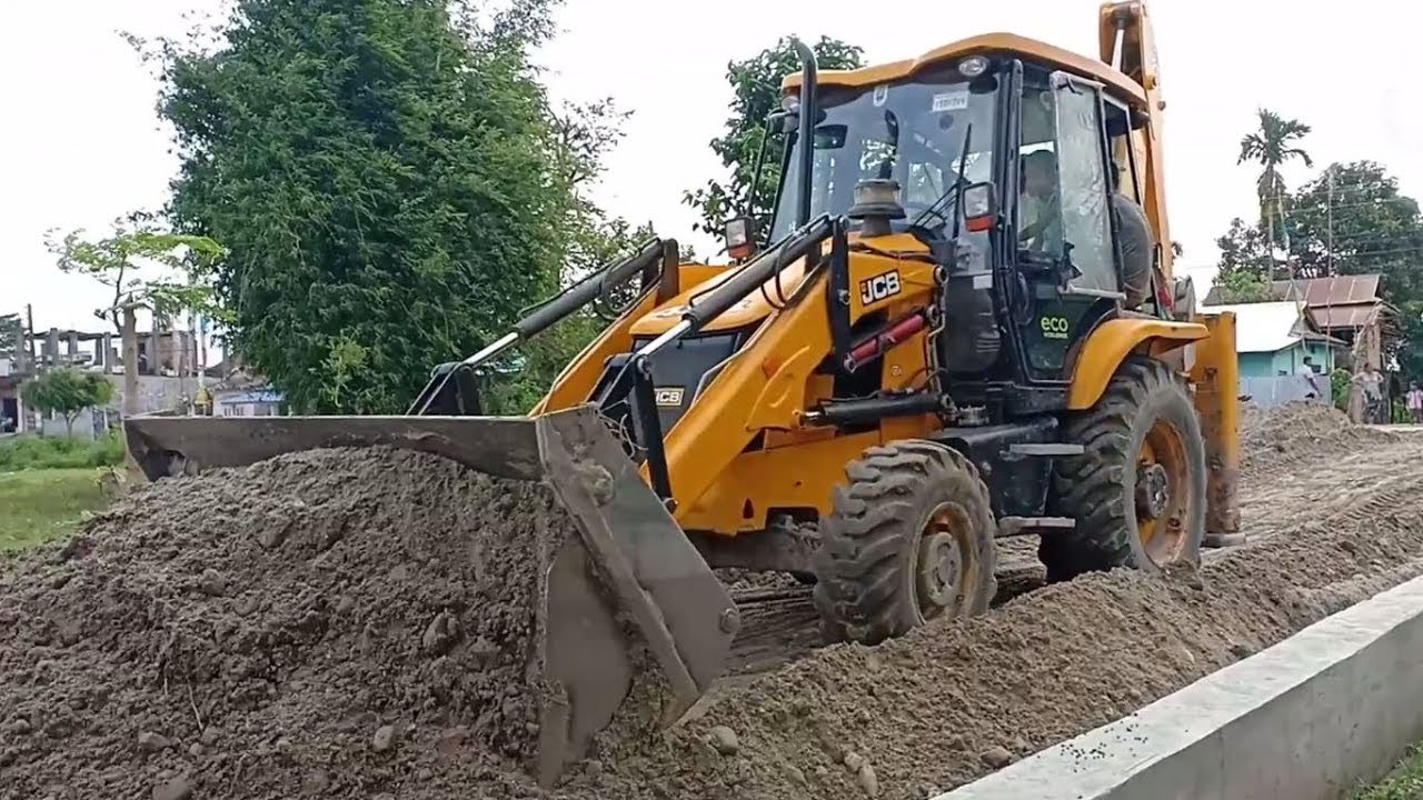 JCB Backhoe-Leveling Rough Road-JCB Video