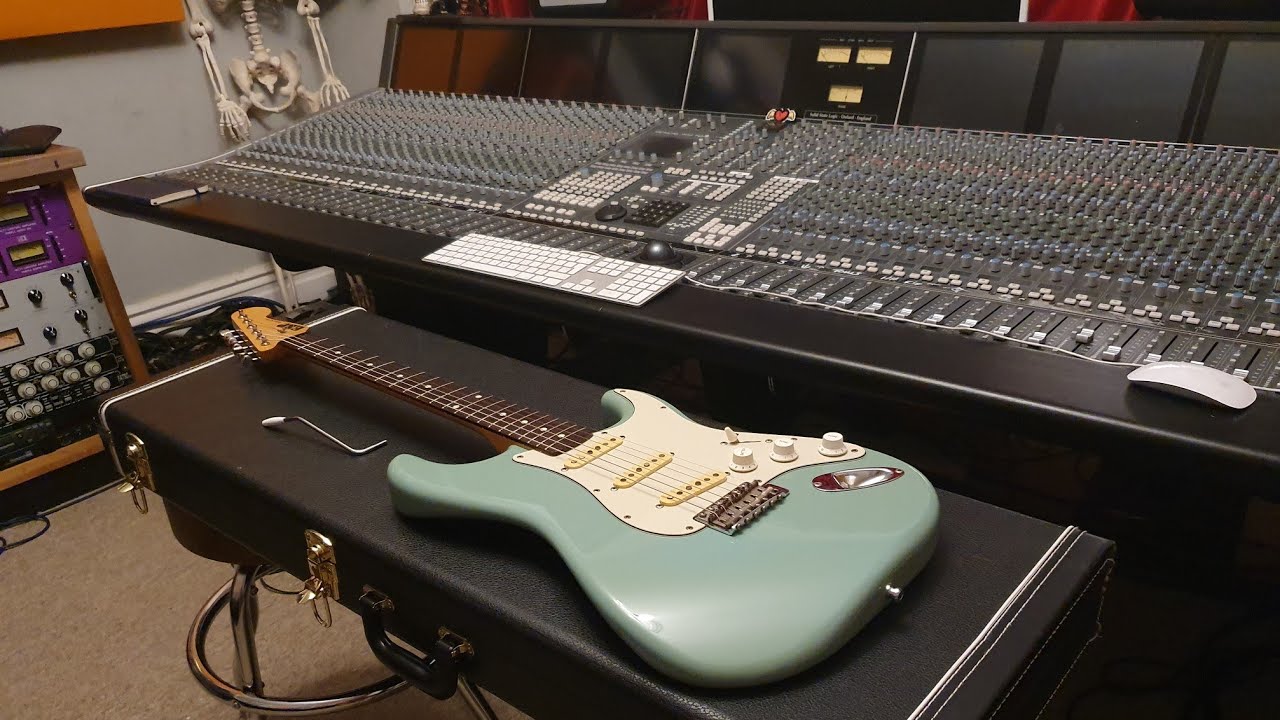 ESP 400 Series Strat 80's Fender Lawsuit Headstock Guitar Up Close Video Review