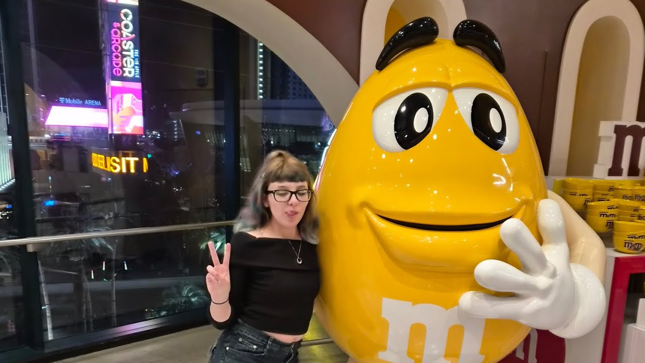 Vegas Trip + New Years: Vlog #8 