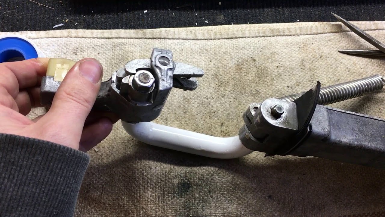 1977 Type II VW Bus Transporter Side Door Hinge Disassembly  Reassemled