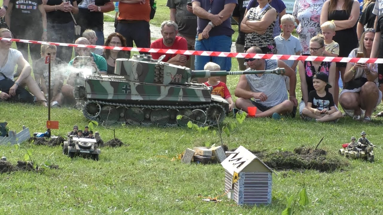 ÚŠTĚK: Sraz vojenské historické techniky a ukázky vojenských modelů