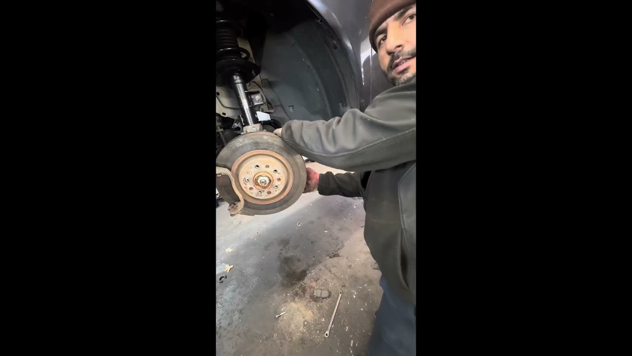 2015 Chrysler 200 replace front left shocks#automobile #fordcars #mechanic #carpart #Chrysler ####￼￼