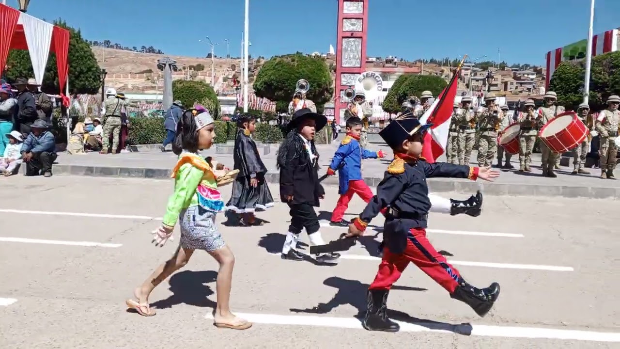 🇵🇪 Vive el Desfile de Huancané: Celebrando la Independencia del Perú 🇵🇪