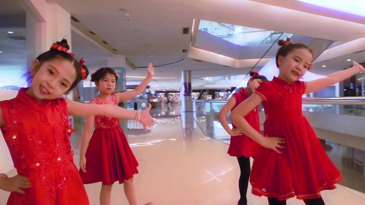 chinese new year dance 贺岁主题曲