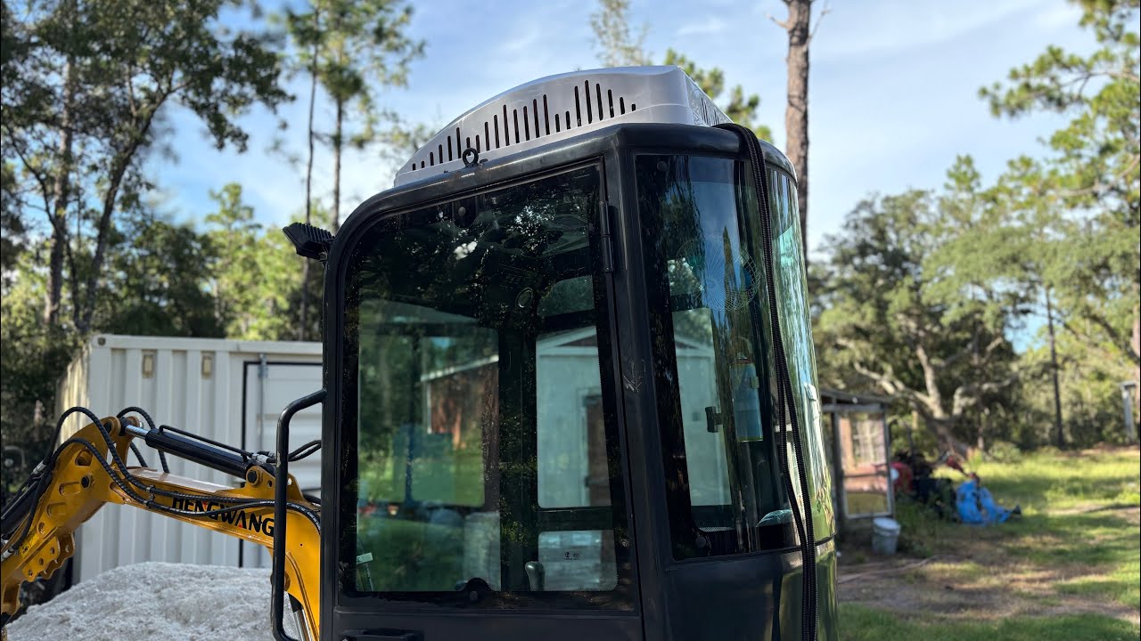 Air conditioned mini excavator