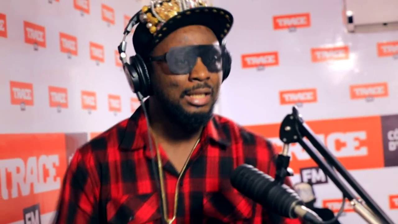 Kedjera joue poutou banier en live sur TRACE FM