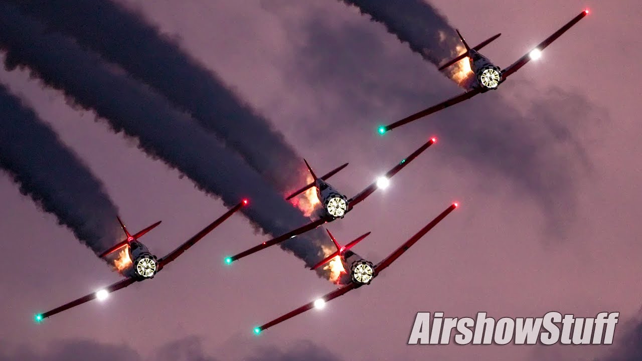 Aeroshell Aerobatic Team Night Show - EAA AirVenture Oshkosh 2019
