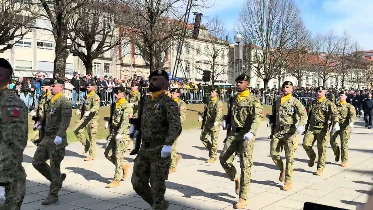 Desfile das tropas portuguesas em honra do Marcelo Rebelo de Sousa na despedida das Forças Armadas