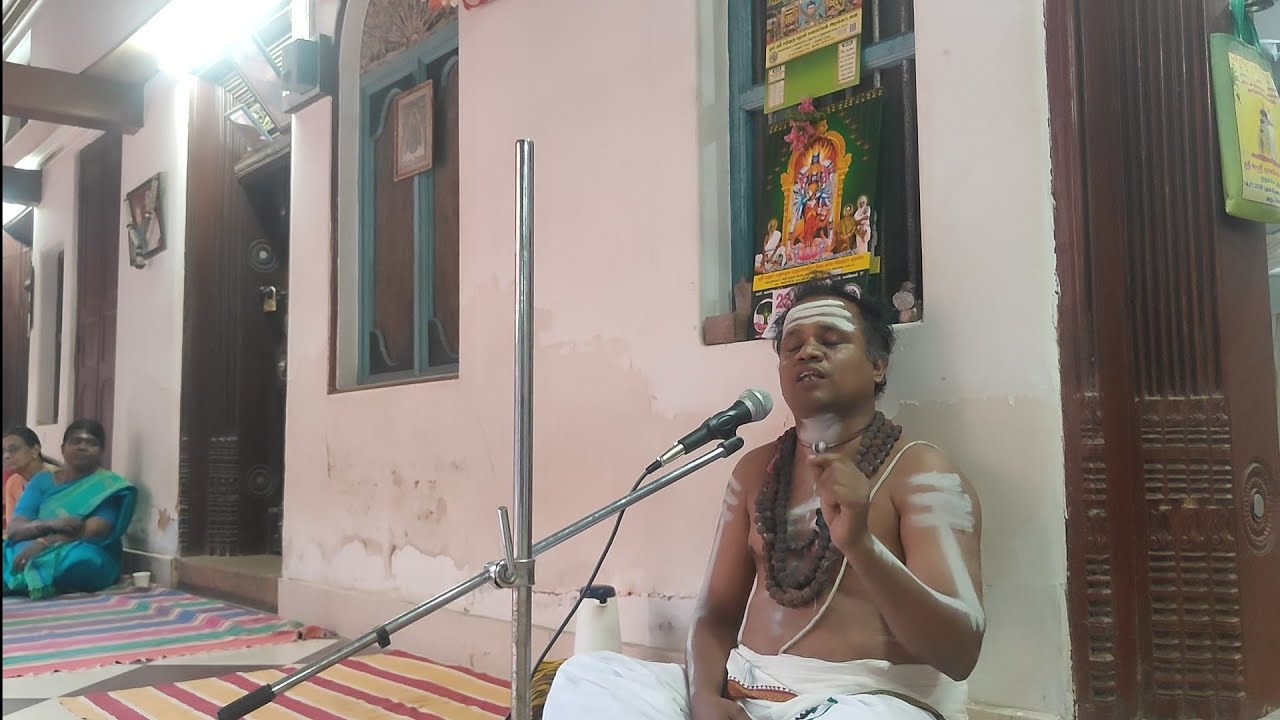 திருப்புகழ் விளக்கம்/முத்தைத்தரு பத்தித் திருநகை.