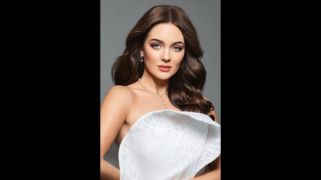 SOUTH AFRICA - Zoalize JANSEN VAN RENSBURG - Contestant Introduction (72nd Miss World)