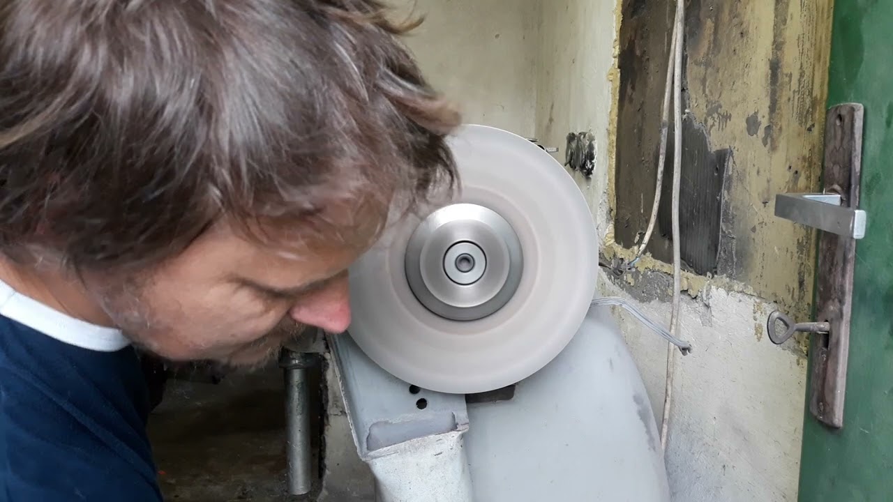 Oprava plochého šroubováku. (správný tech. postup výbrusu ploch).