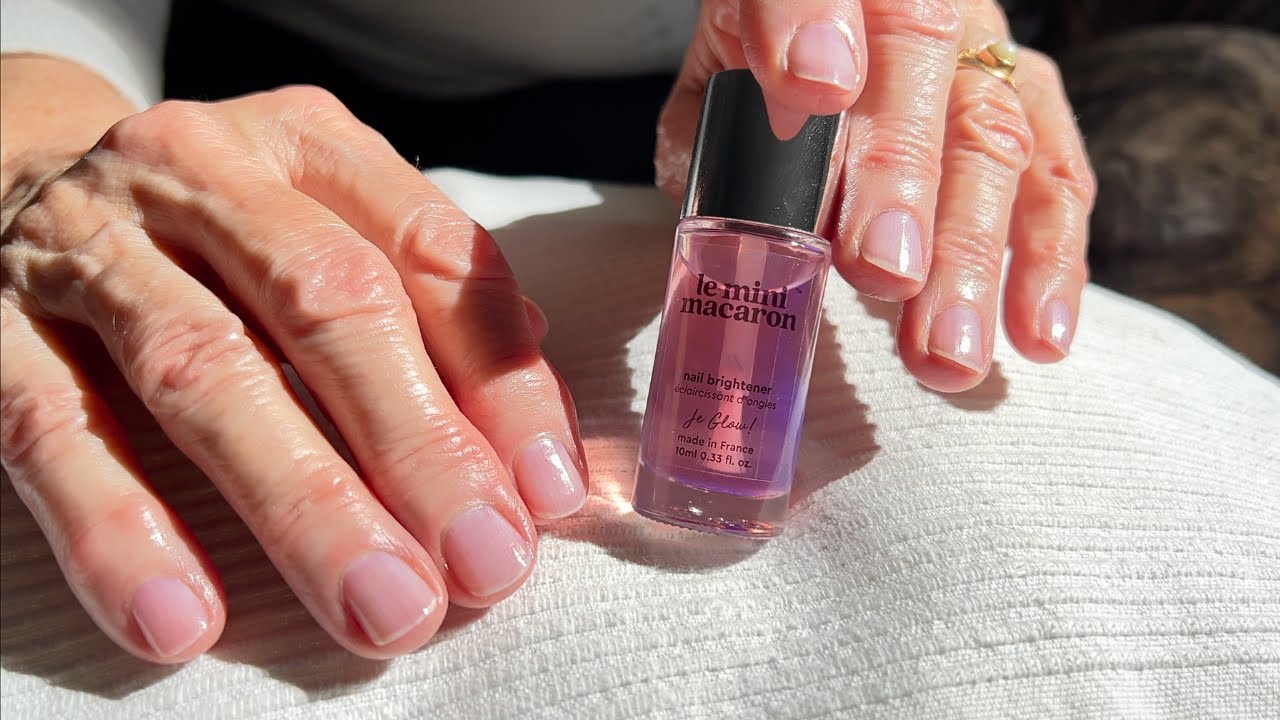 Glow manicure w/ Je Glow Le Mini Macaron