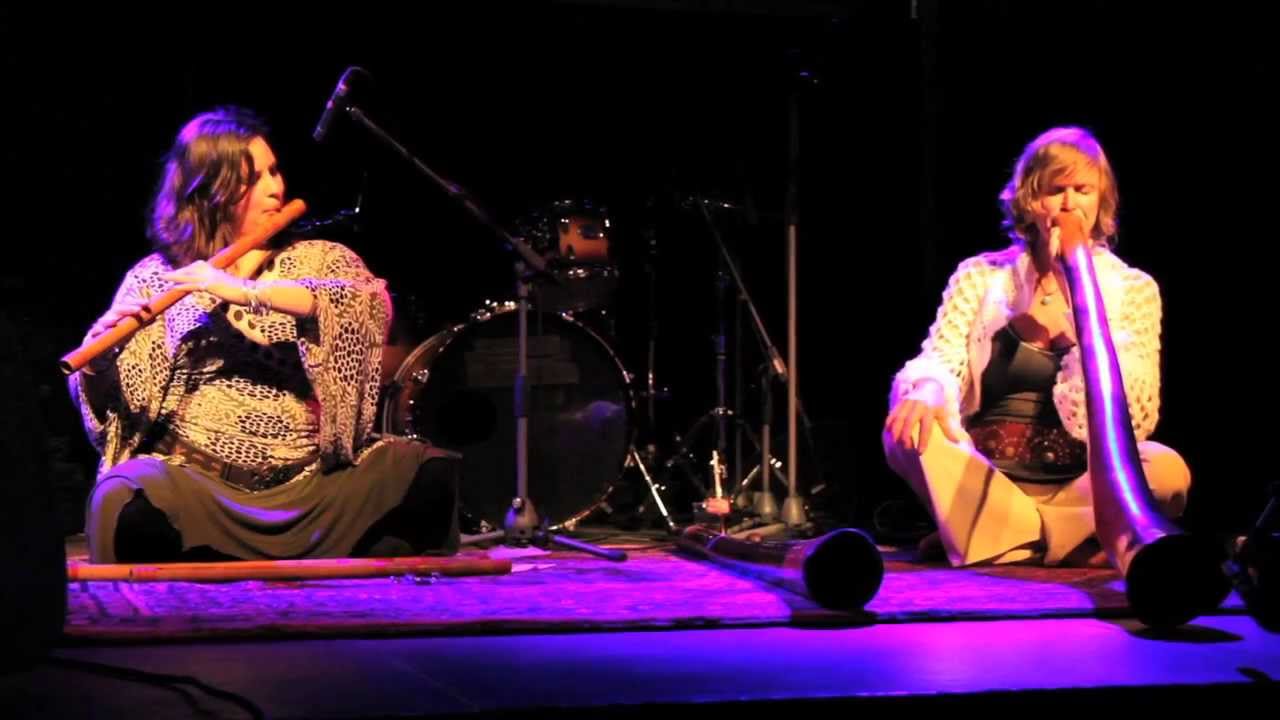 SANSZUS - Lies Beijerinck (Didgeridoo) & Aura Rascón (Bansuri)
