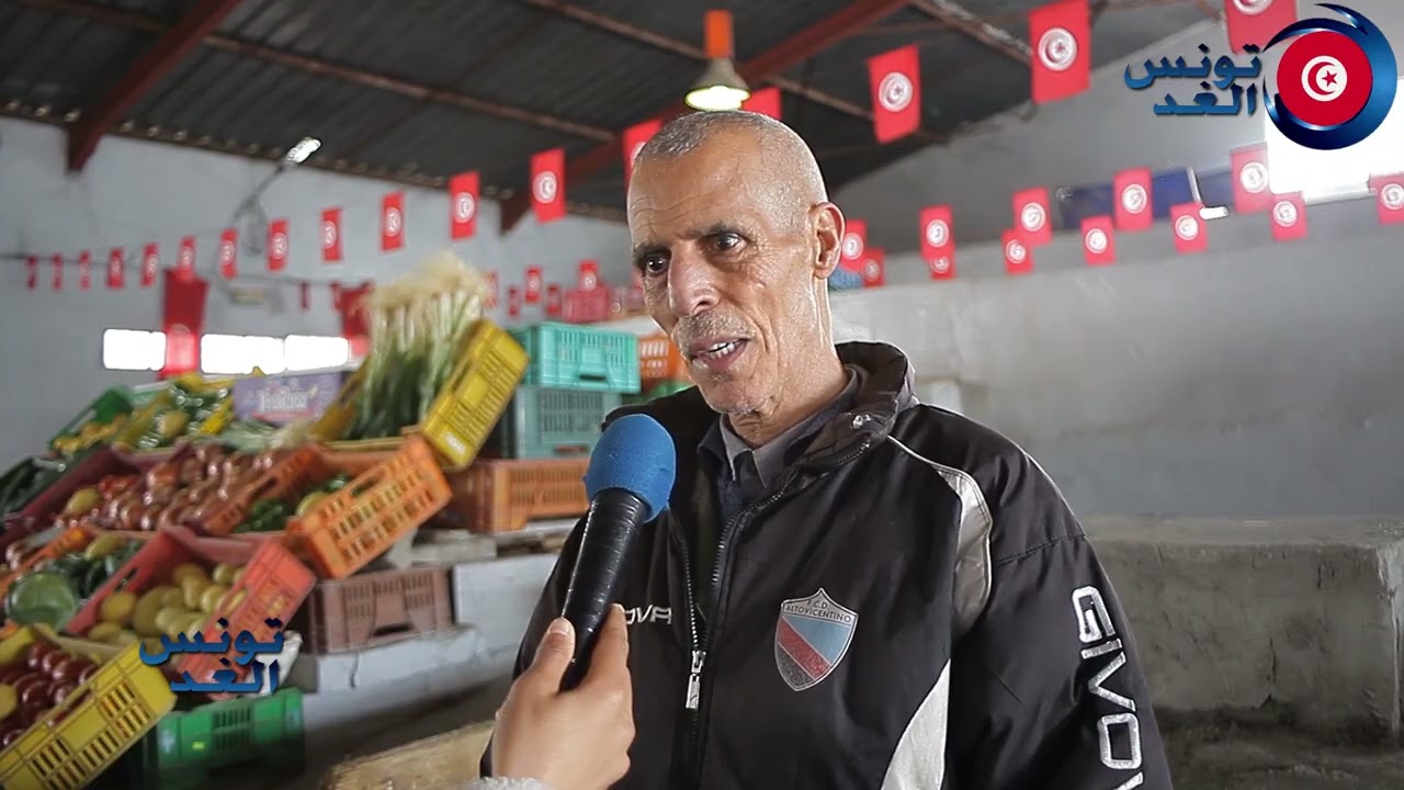من 4 متع الصباح لل5 متع العشية خدمة ونروح ب10 آلاف مربوح..هكا عايش الخضار اليوم وزيد يخدم في ظروف ..