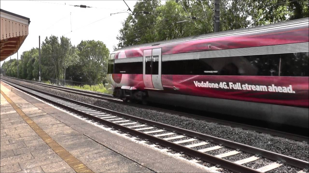 Trains at Hanwell 26-06-15