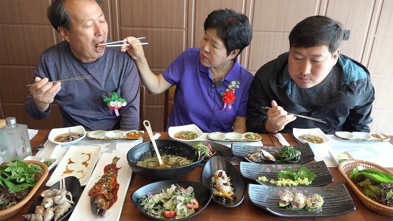 어버이날을 맞아 횟집 코스 요리 먹방!! - Mukbang eating show