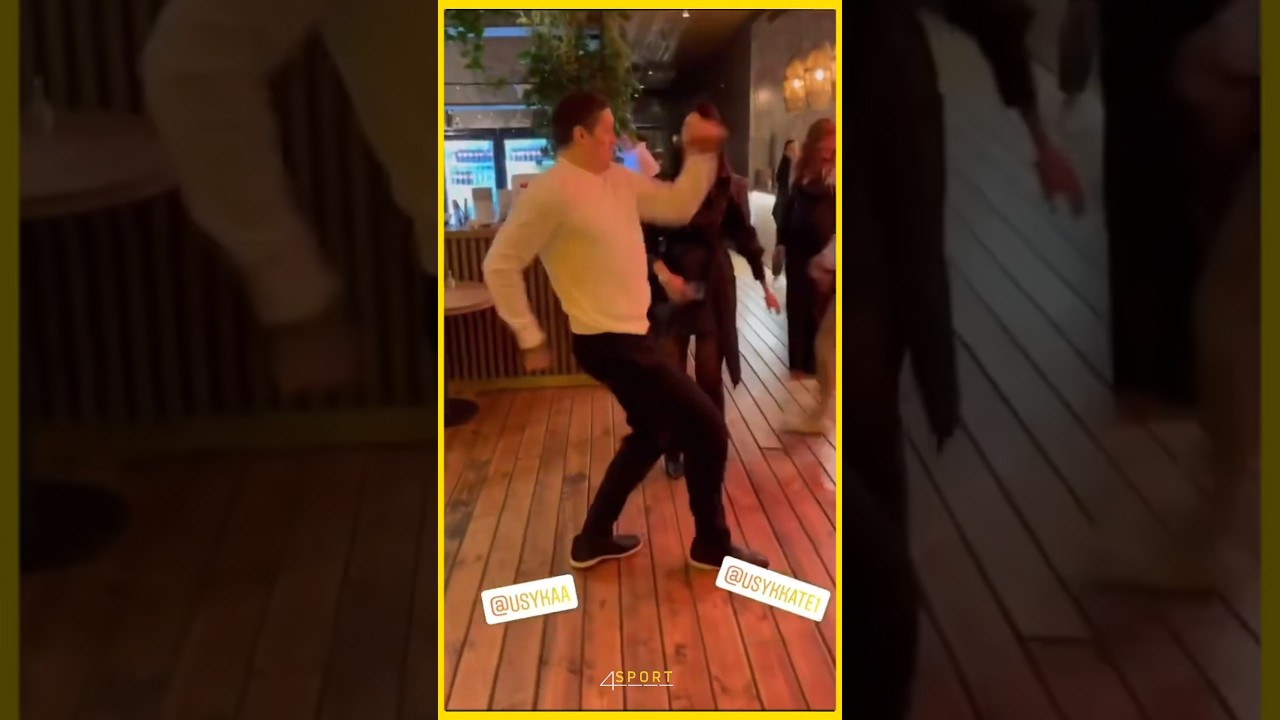 How many heavyweights dance like Usyk #boxing #funny