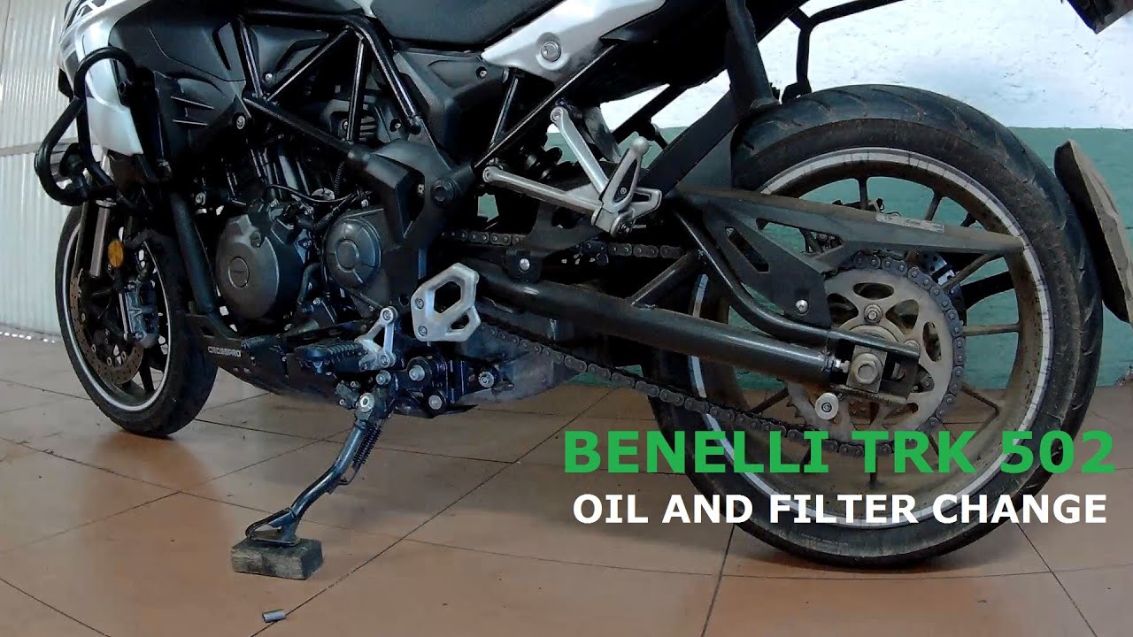 Benelli TRK 502 - Oil and Filter Change