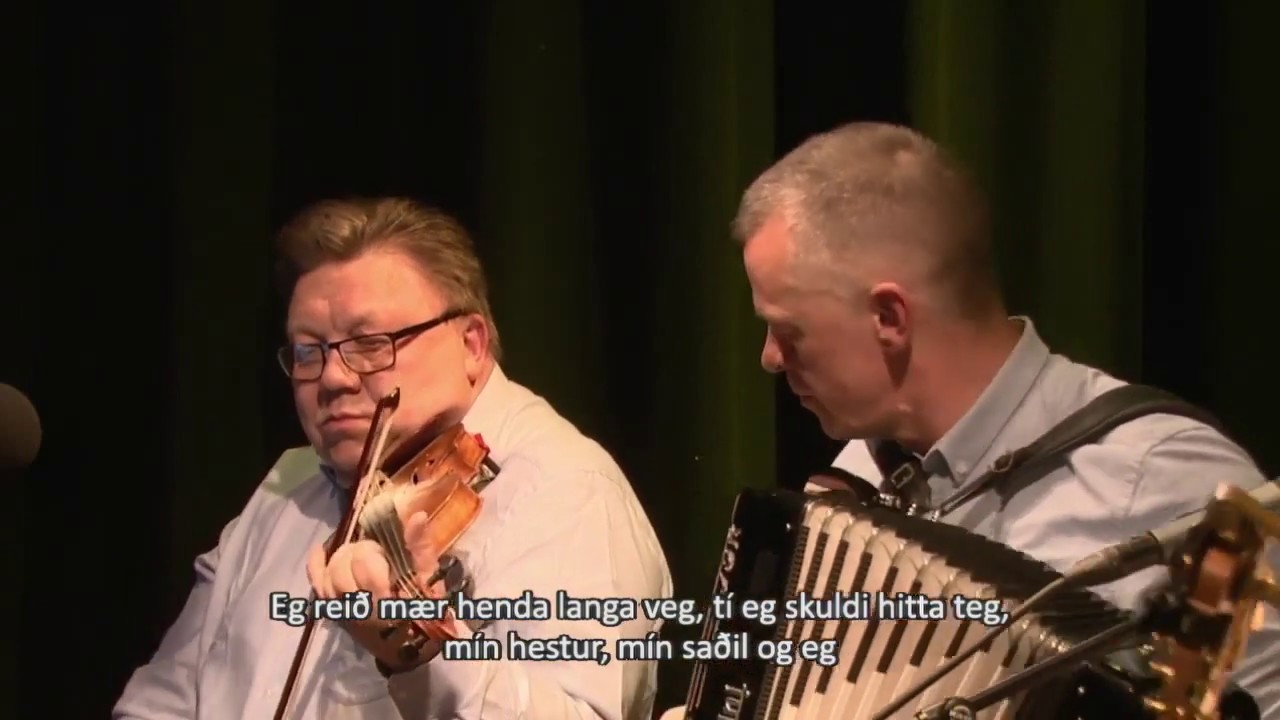 Felagssangur - T&oacute;rsg&oslash;ta LIVE