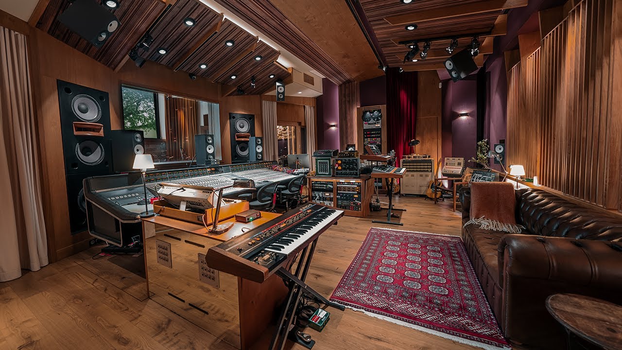 Building the new MWTM Studios: Rue Boyer