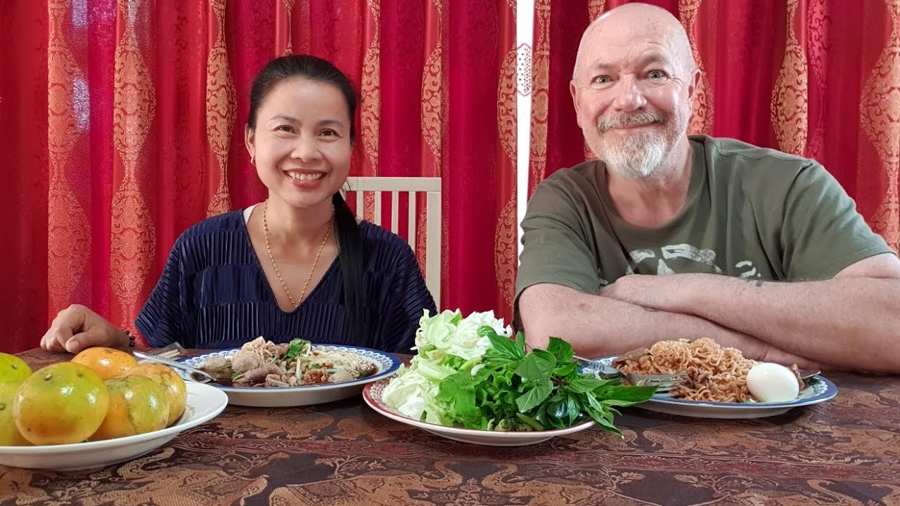 ก๋วยเตี๋ยวเนื้อตุ๋น ปีที่แล้วว่าหนักปีนี้ก็ต้องผ่านมันไปให้ได้