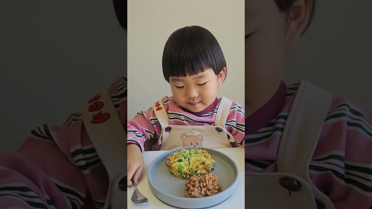 브로컬리 치즈 계란전 | Broccoli Cheese Egg Pancakes