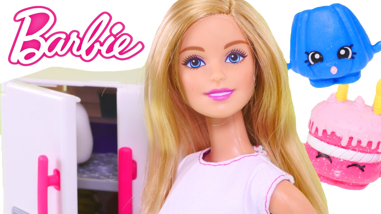 Barbie's Shopkins Fridge Fun Barbie Doll Kitchen with Shopkins Fruits & Vegetables