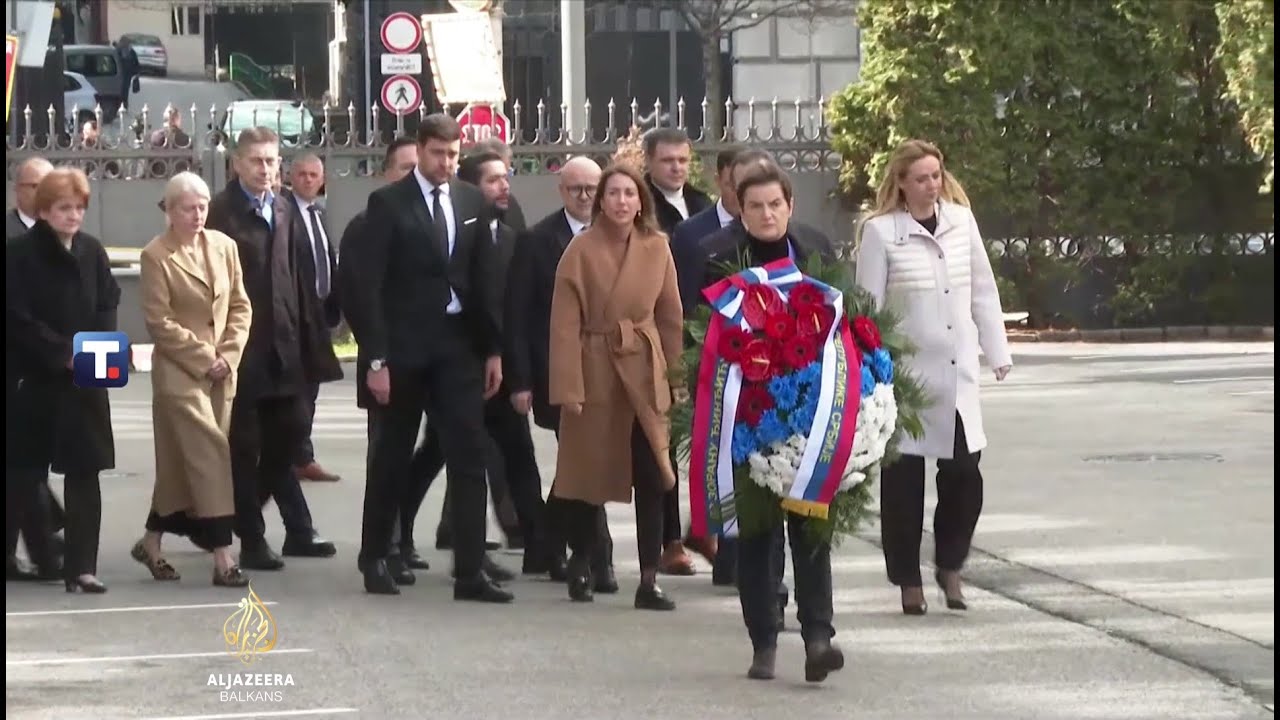 Građani i političari odaju počast Đinđiću na 20. godišnjicu ubistva