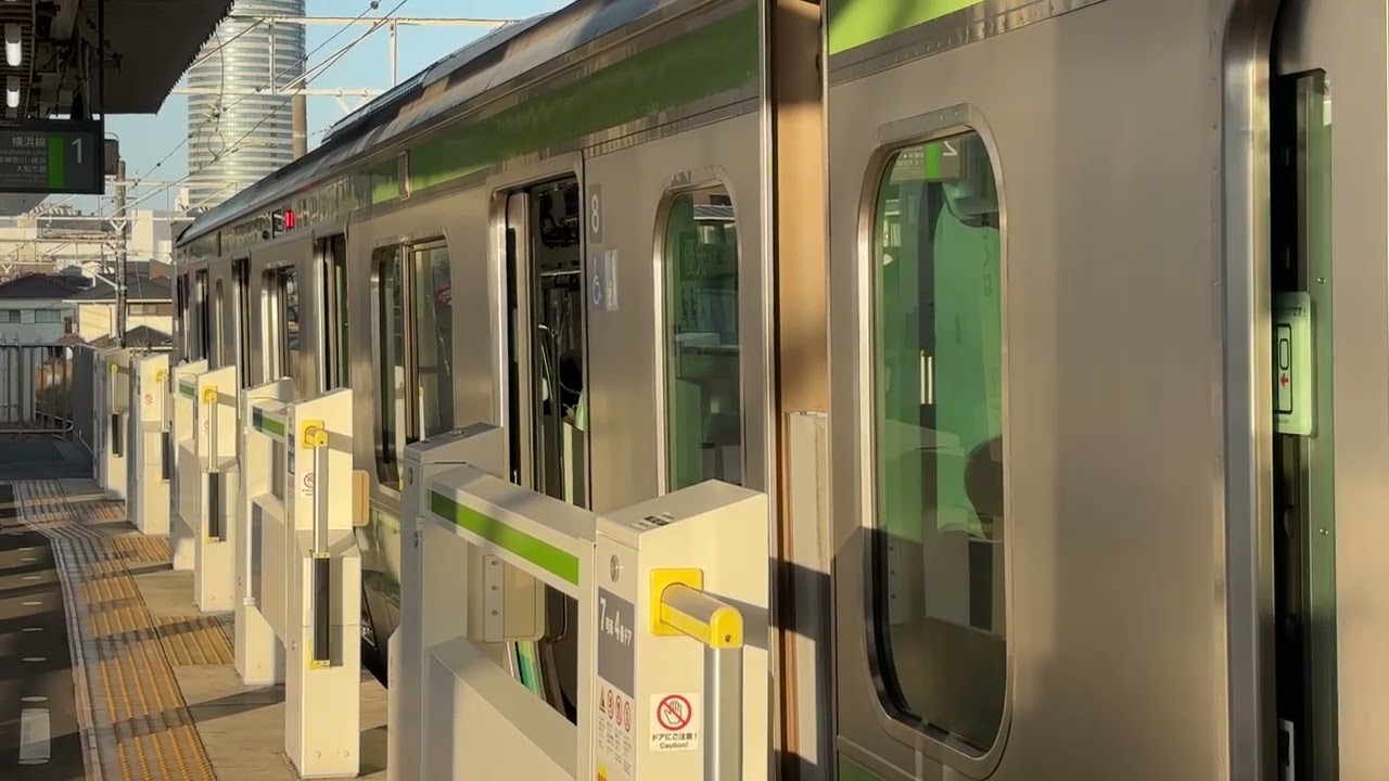 【ワンマン化前】横浜線が菊名駅1番線に到着・発車メロディー『Water Crown(低い)』を鳴らして発車するシーン