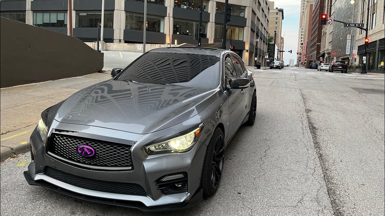 Infiniti Q50, 6 утра, поездка в центр города, точка зрения