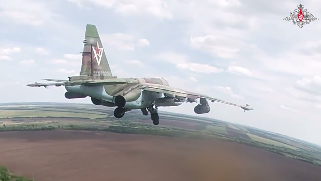 Ruski borbeni avioni SU-25SM izvode iznenadni napad na ukrajinske položaje na Krasnolimanskom pravcu
