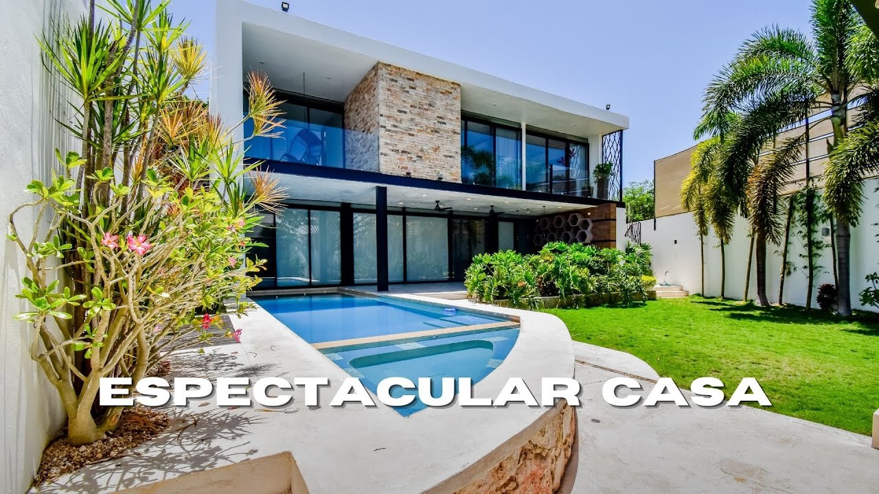 ¡ESPECTACULAR CASA en venta al norte de MÉRIDA YUCATÁN! Con 530 m² de terreno y paneles solares
