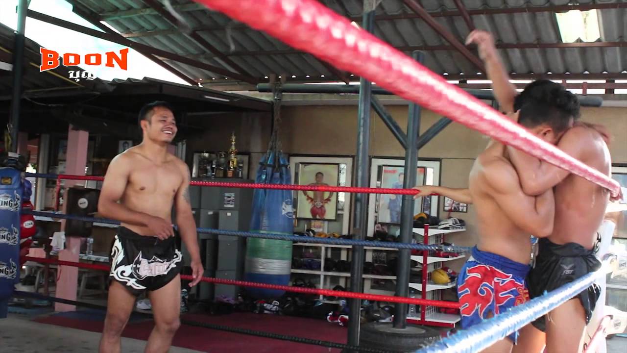 MUAY THAI CLINCHING, PAKORN AT JITTI GYM