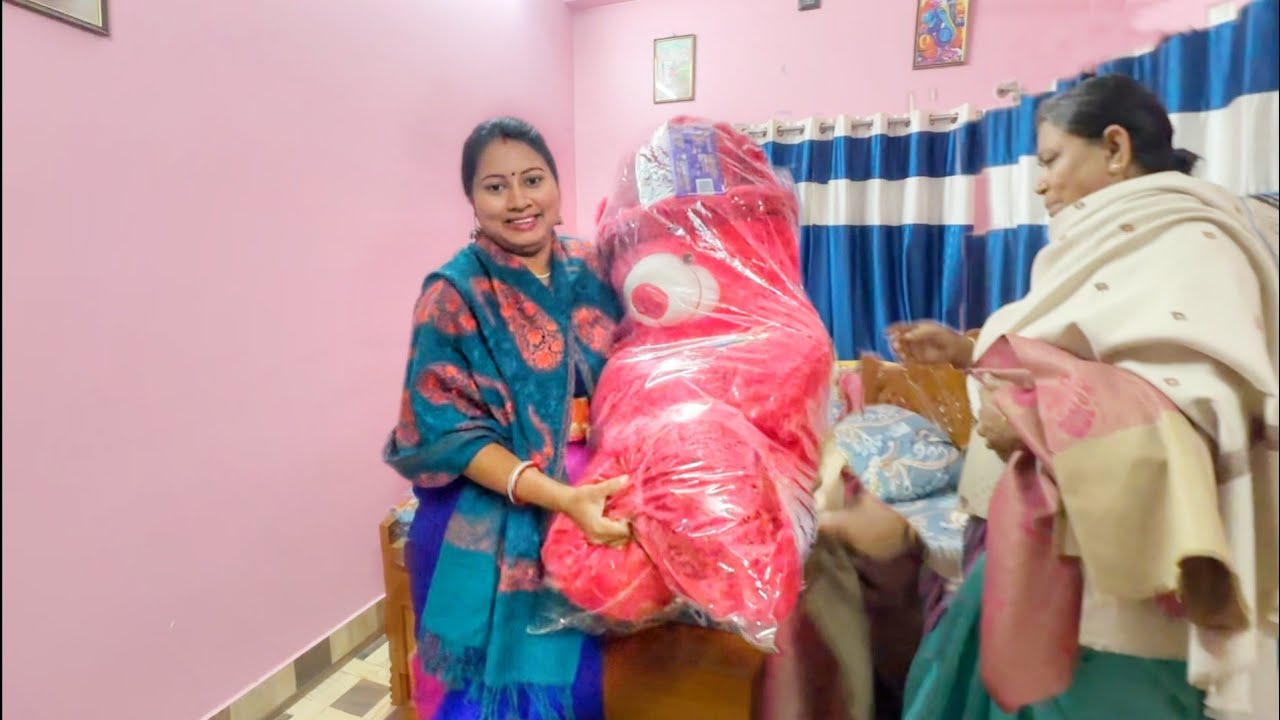 আজ আবার সেজেগুজে অনুষ্ঠানে গেলো🥳