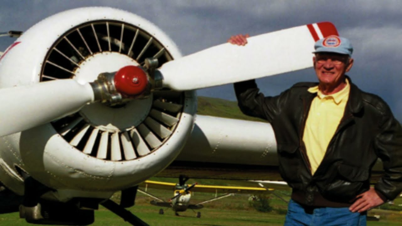 Magnús Norðdahl 83 years old doing Aerobatics