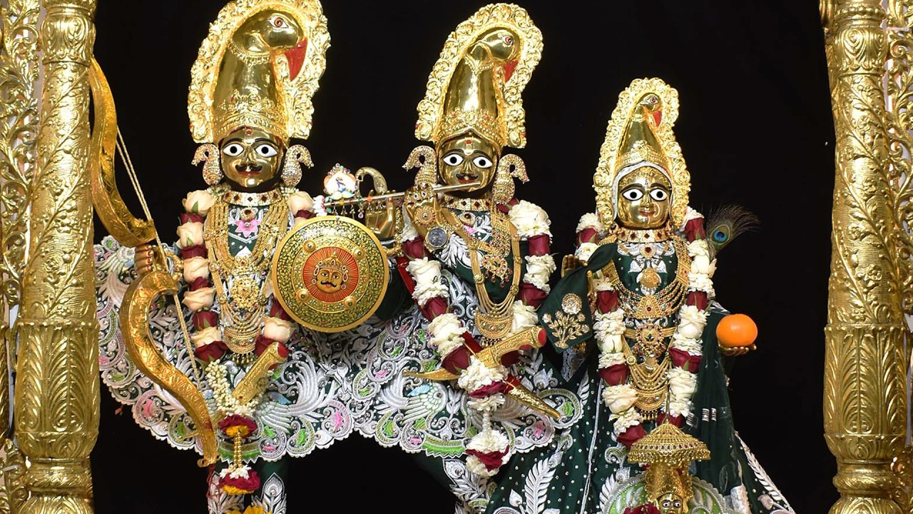 અમાશ - આજના દિવ્ય શણગારના દર્શન | છ ધામના દેવોના | તા:- ૧૭ /- ૦૨ /- ૨૦૨૬ | Daily Darshan