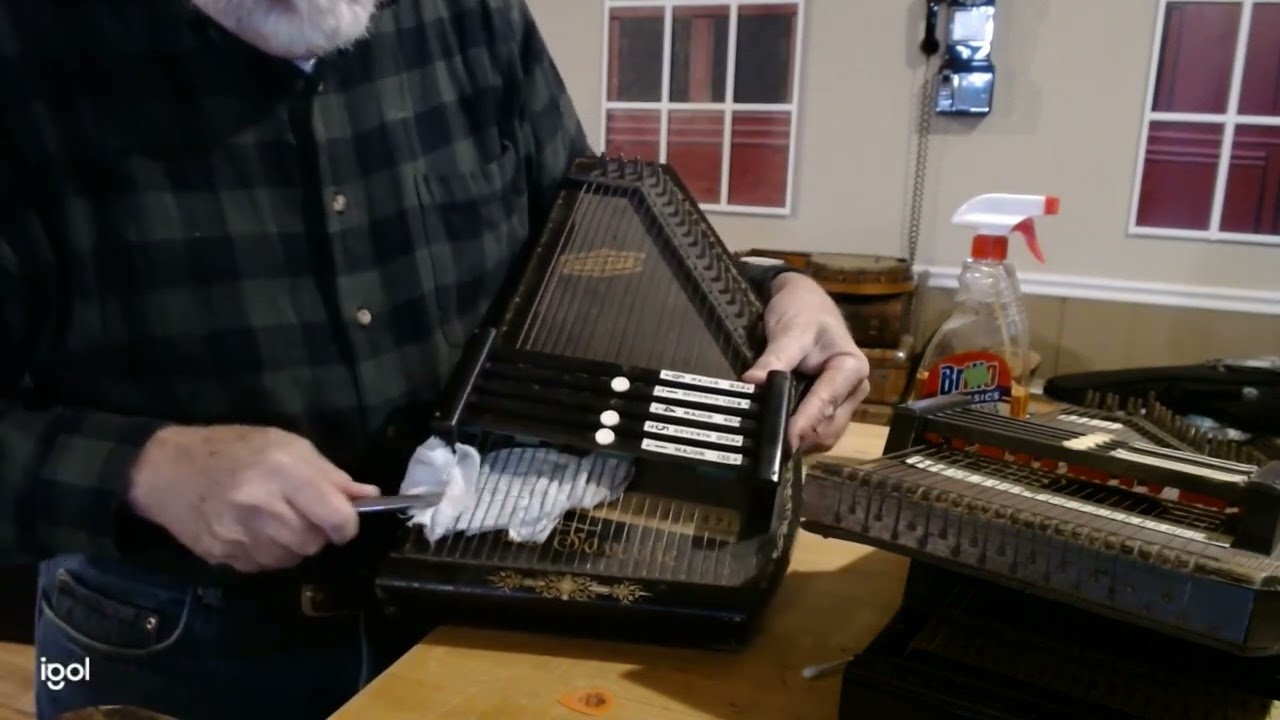 Cleaning Dusty Autoharps
