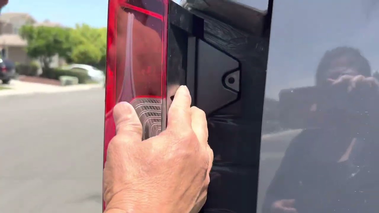 How to replace tail light on Sprinter van less than 5 minutes