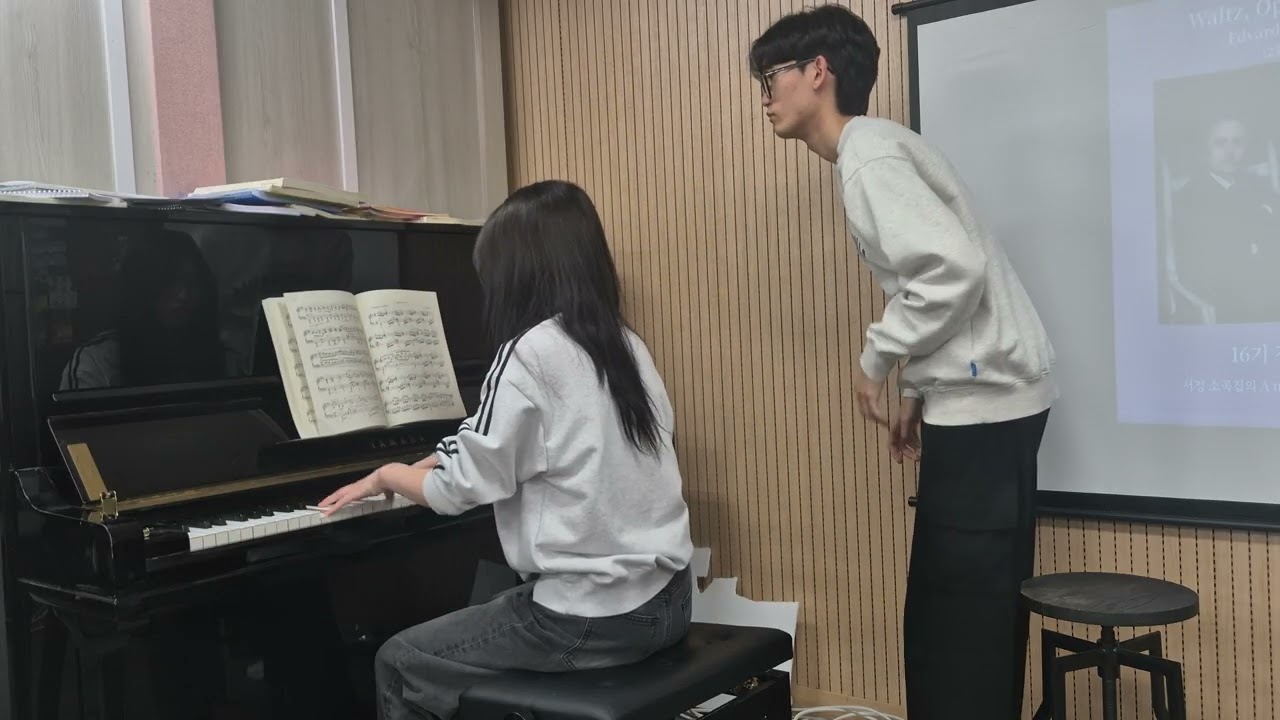 Johannes Brahms - Intermezzo in E (No. 6 from Fantasies, Op.116) (Pf. 최하나)