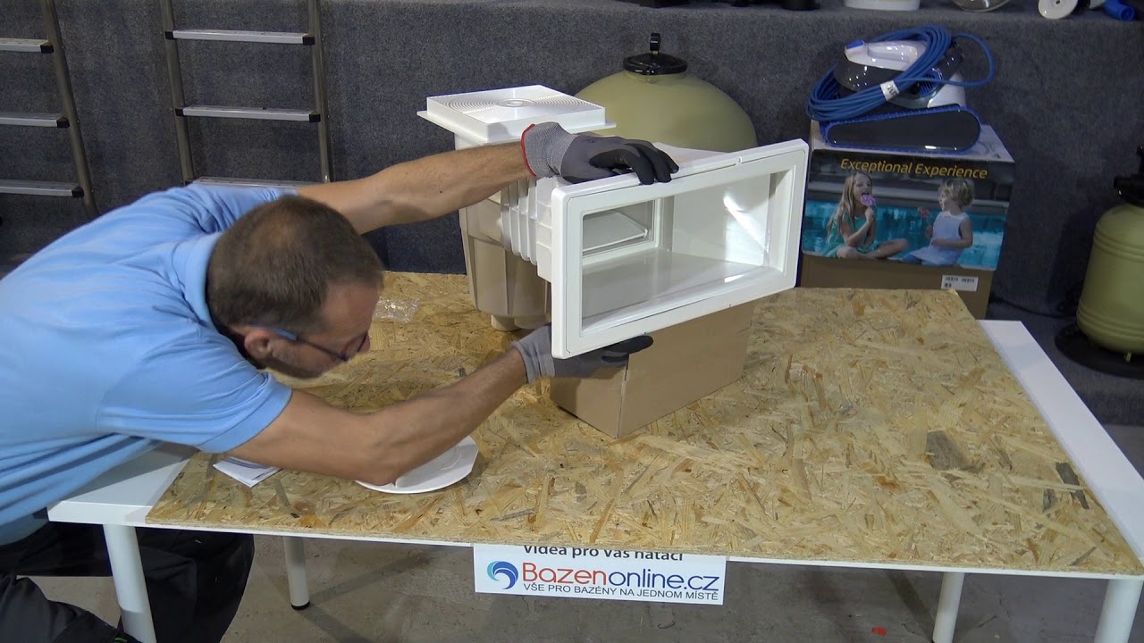 Baz&eacute;nov&yacute; skimmer Astralpool 00252 standard