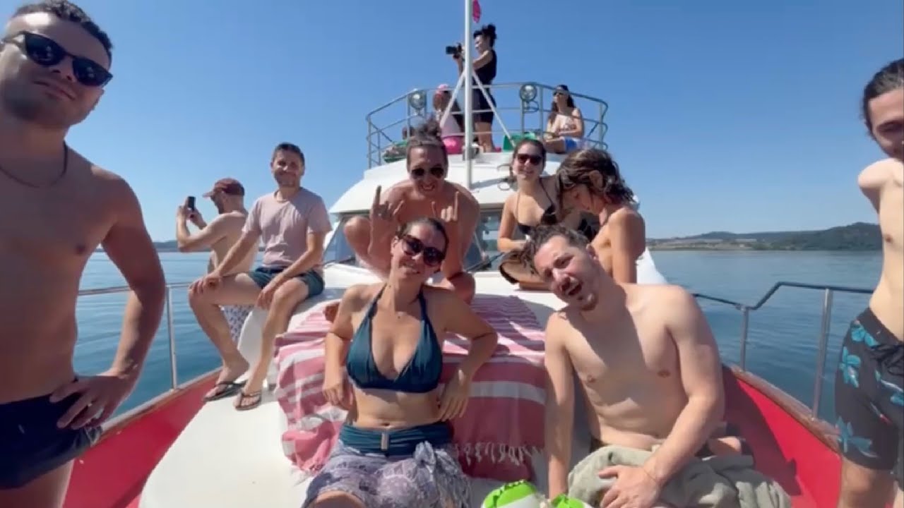 VLOG: Un giorno al Summer Camp con Bia (giornata in battello, open mic, prove del coro)