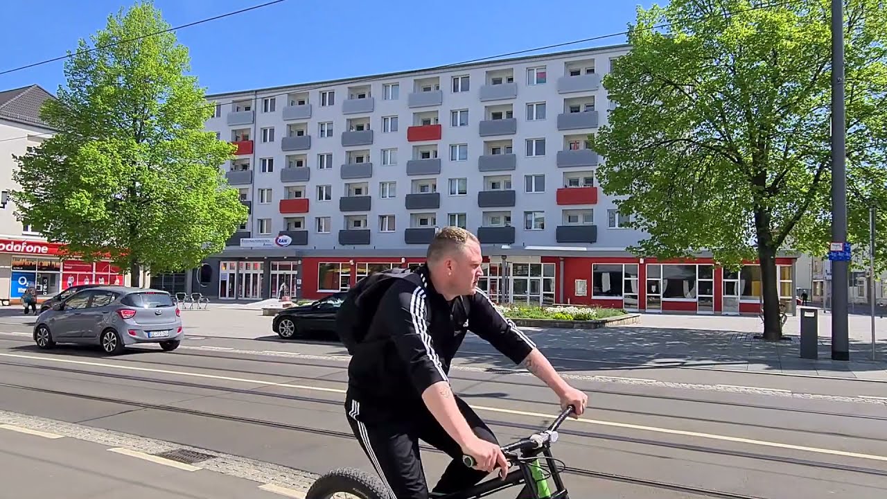 Dessaustreuner unterwegs im Zentrum von Dessau