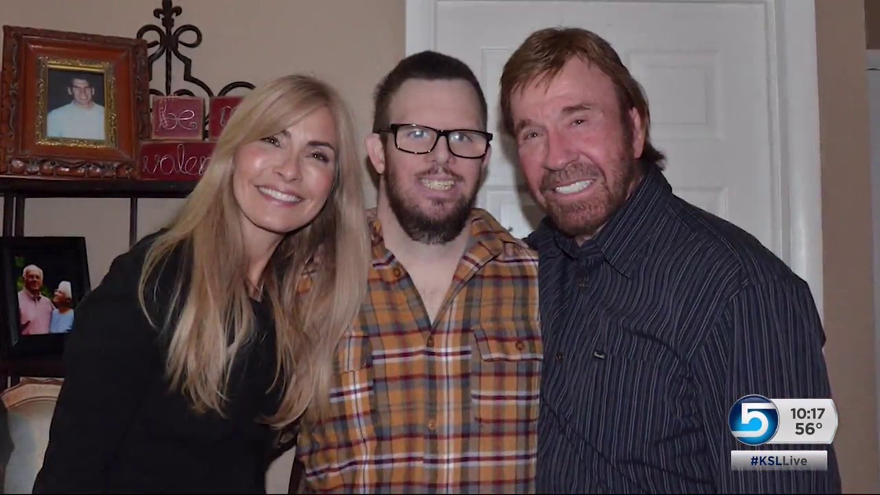 Sandy man diagnosed with cancer meets idol Chuck Norris