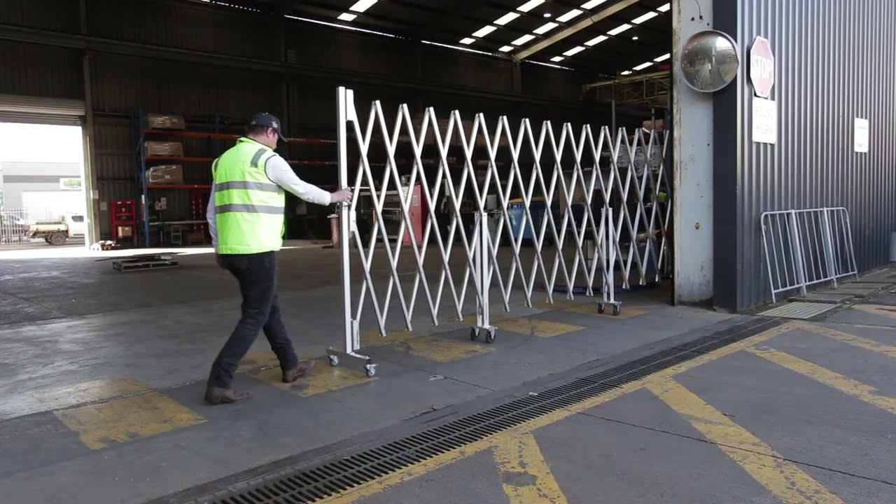 Maxi Heavy Duty Expandable Barrier for Industrial Safety - Barrier Group