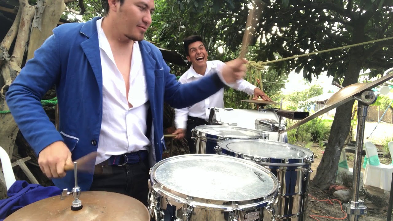 FELIZ FELIZ JINETES EN EL CIELO BANDA AMIGOS